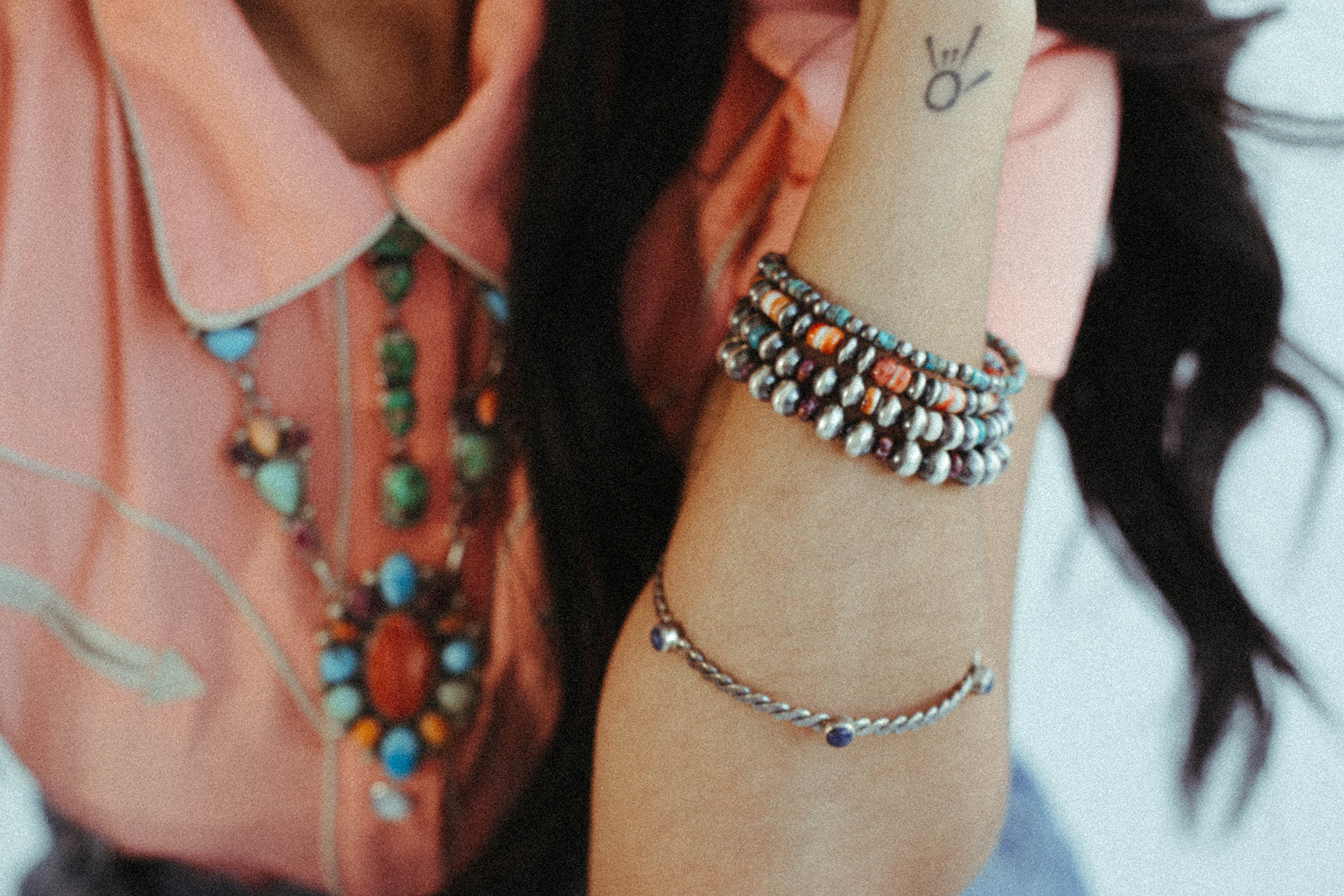 Mini Turquoise Pearl Bracelet (Blue)