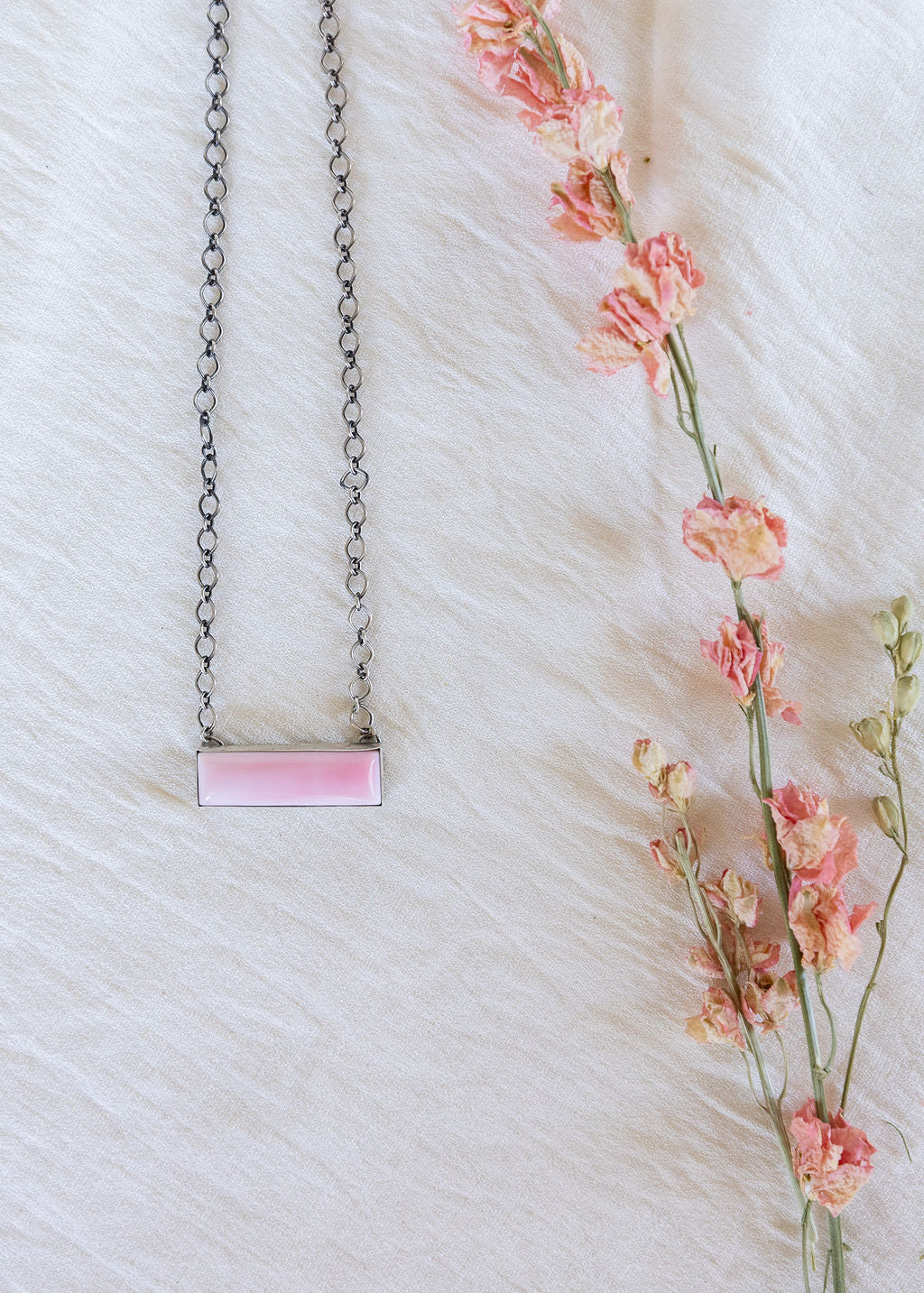 Rosa Bar Necklace