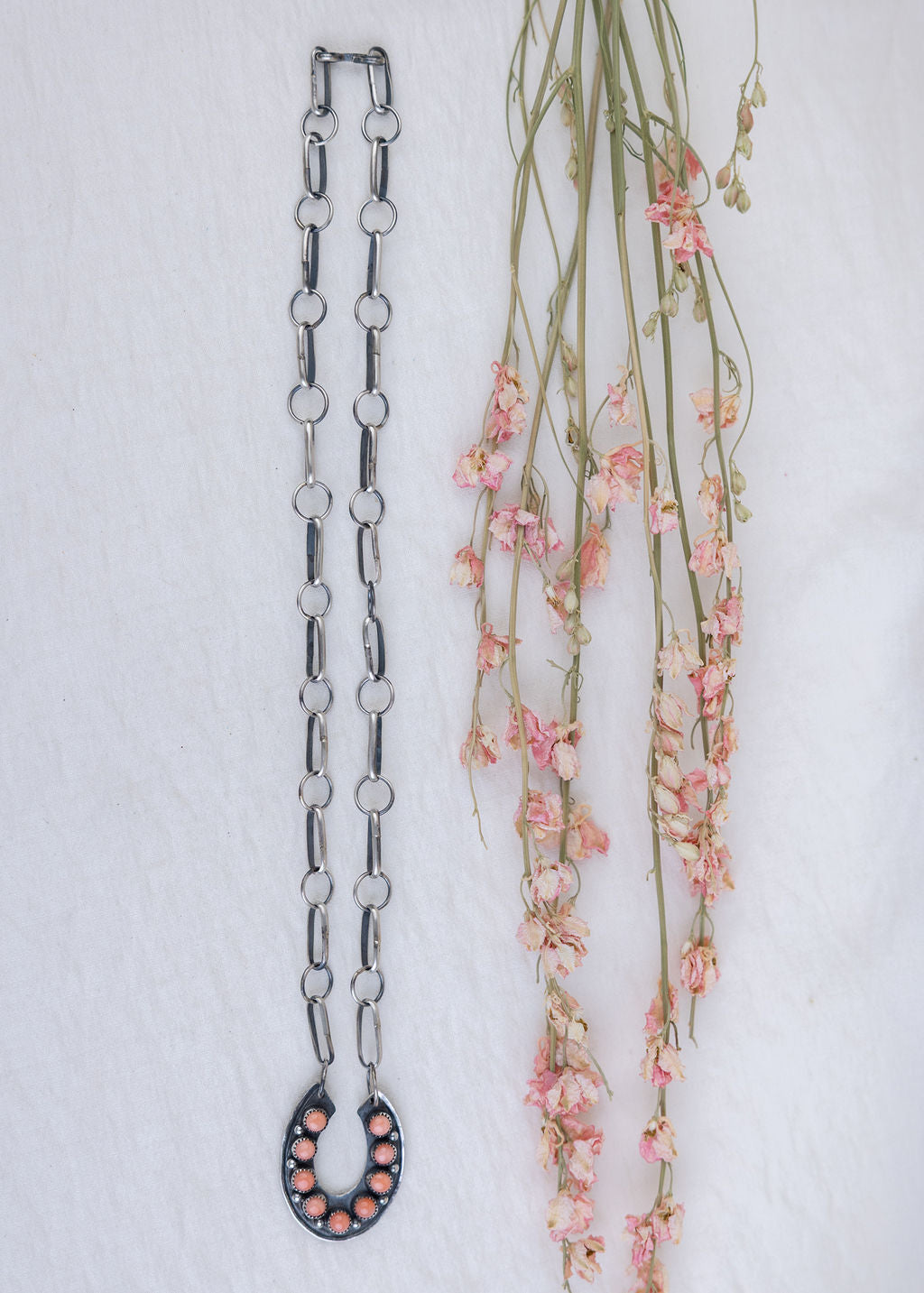 Rosa Horseshoe Necklace