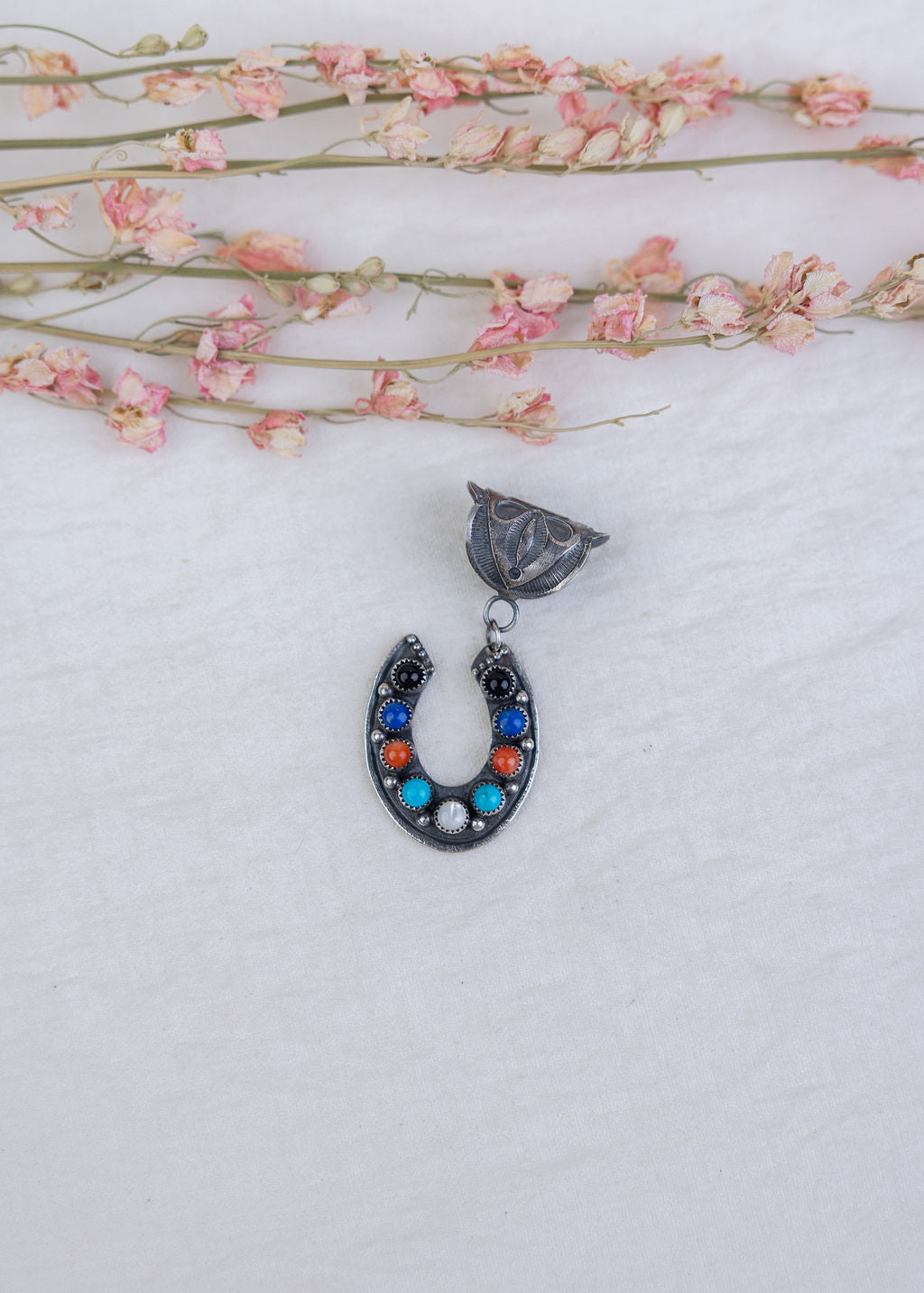 Foster Horseshoe Pendent