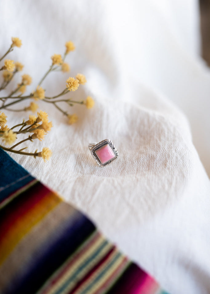 Hibiscus Ring