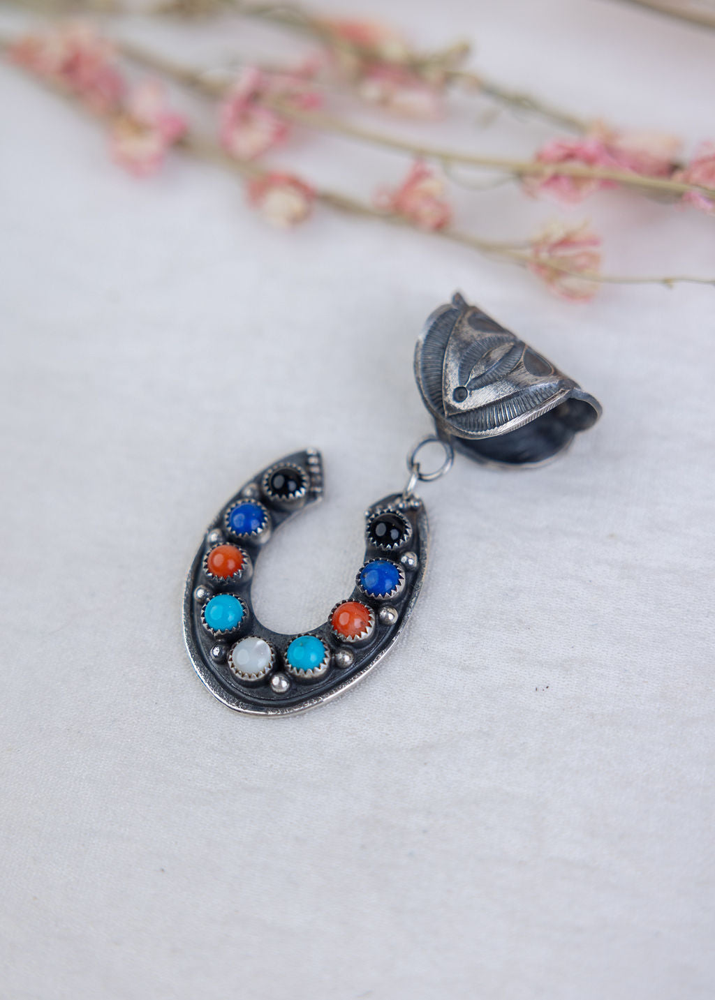 Foster Horseshoe Pendent