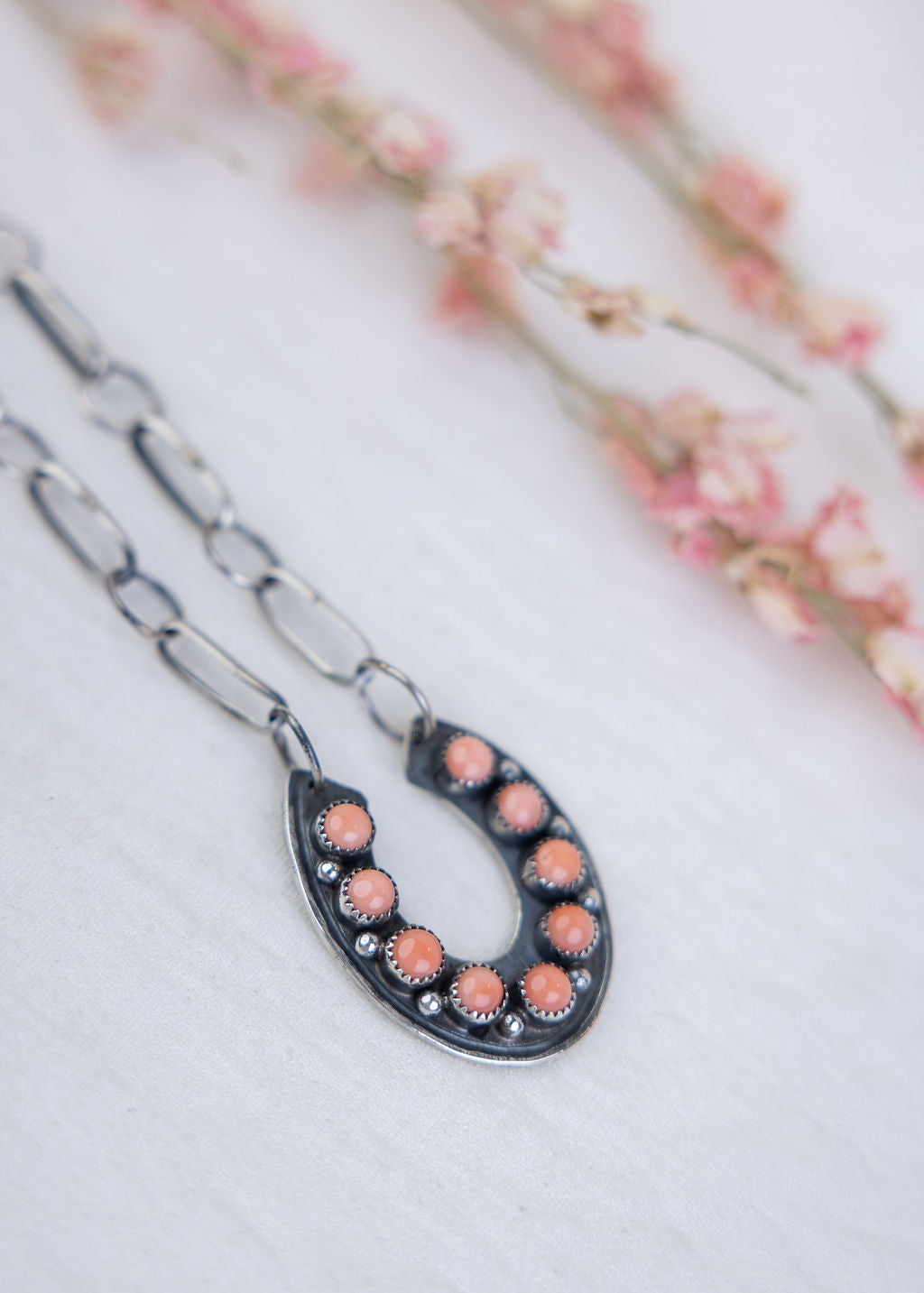 Rosa Horseshoe Necklace